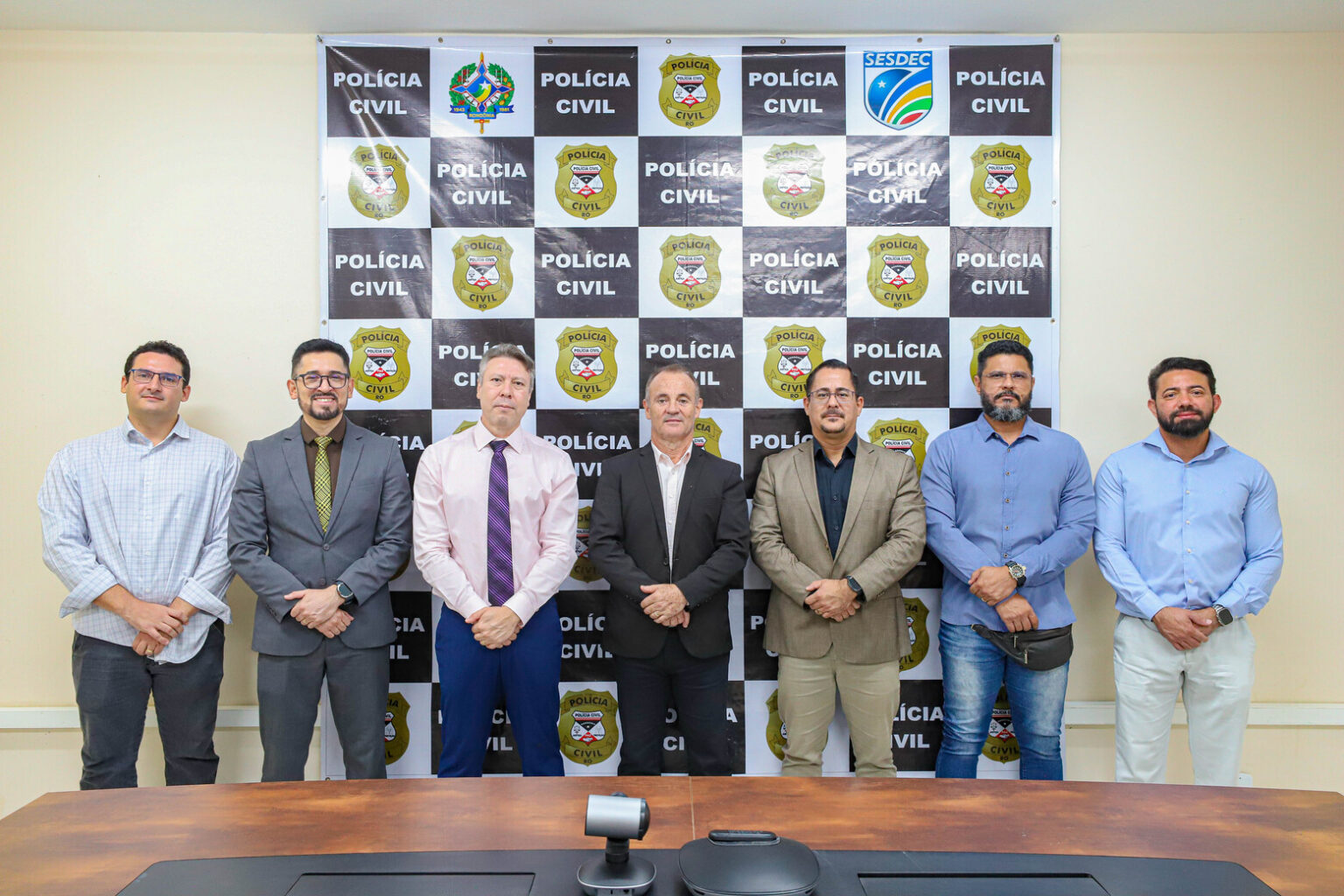 DELEGACIA-GERAL DA POLÍCIA CIVIL RECEBE VISITA DO SECRETÁRIO DE SEGURANÇA, DEFESA E CIDADANIA