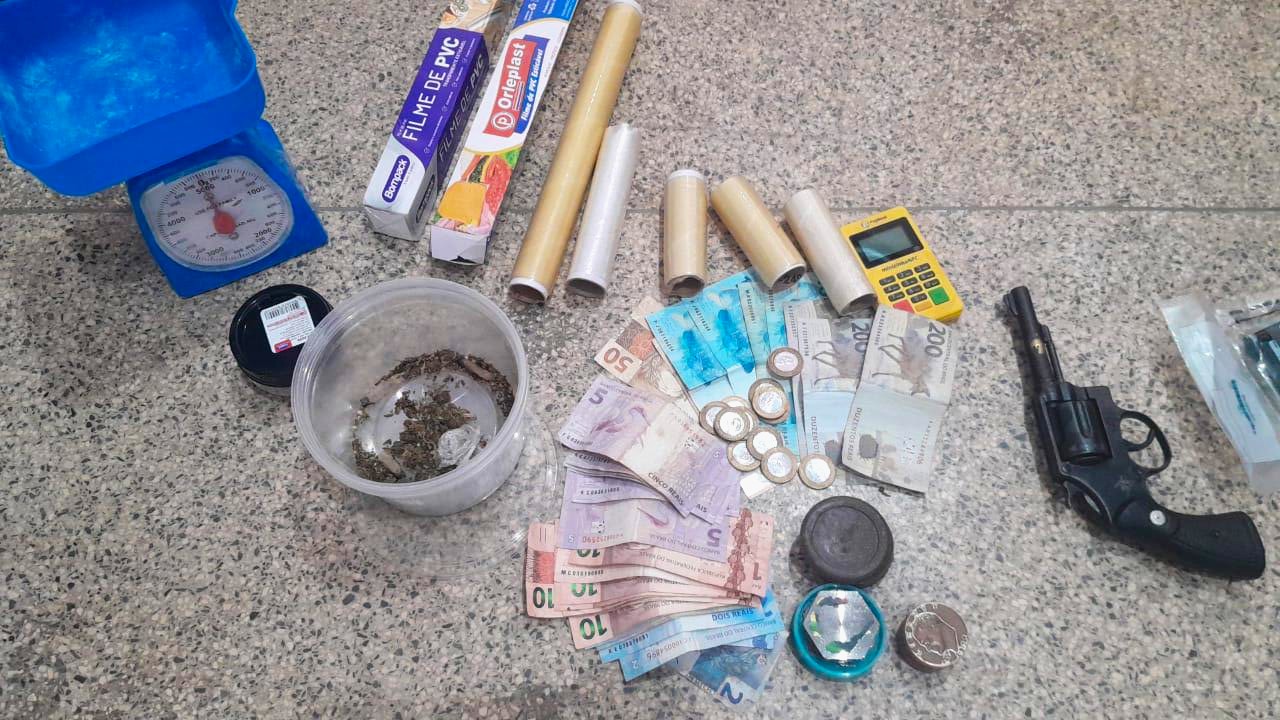 POLÍCIA CIVIL DE RONDÔNIA REALIZA OPERAÇÃO INTEGRADA EM ESPIGÃO DO OESTE E EFETUA PRISÕES RELACIONADAS A HOMICÍDIO E TRÁFICO DE DROGAS