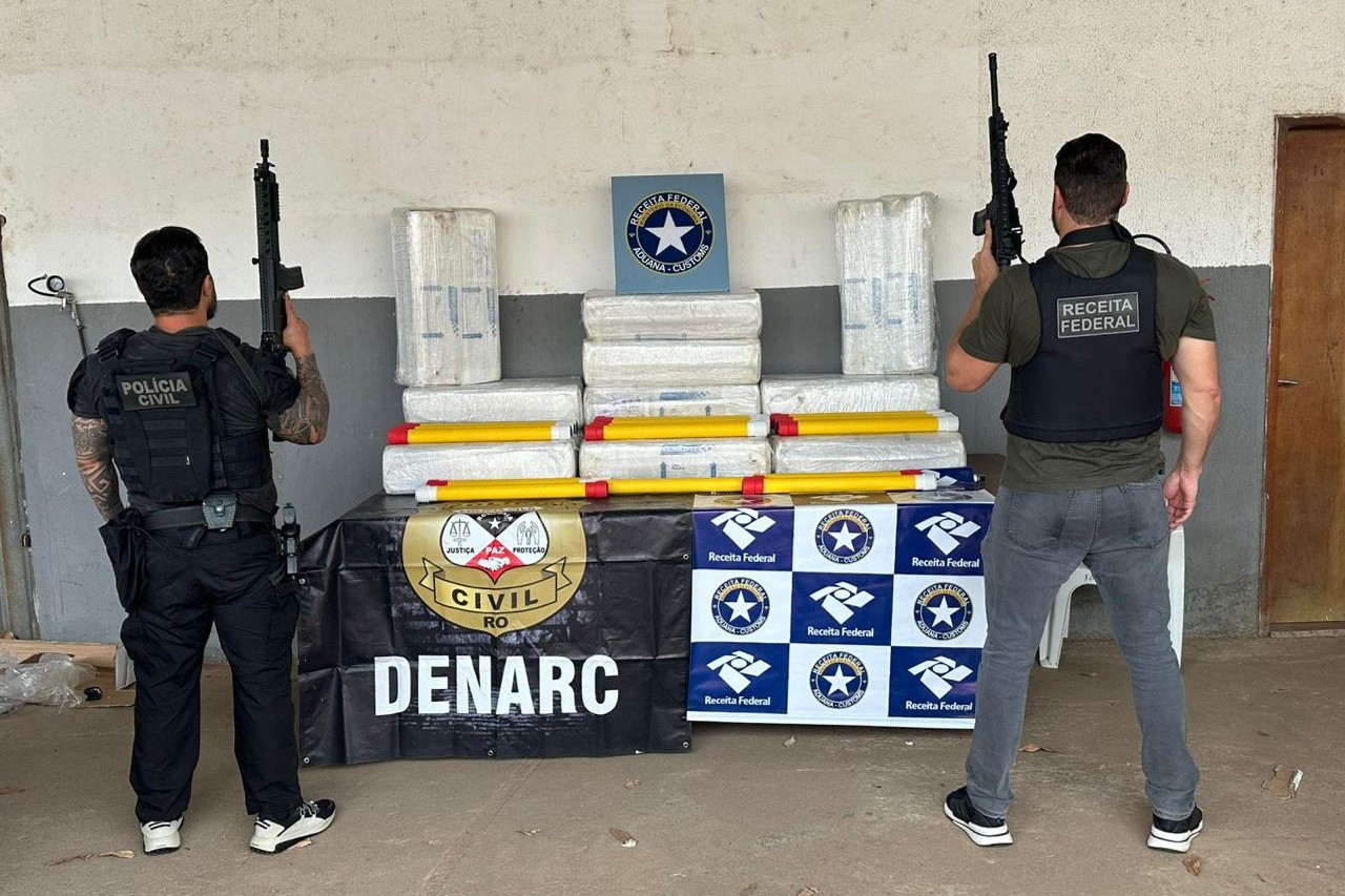 POLÍCIA CIVIL: 253KG DE “SKUNK” É APREENDIDA DURANTE FISCALIZAÇÃO NA BR-319 EM OPERAÇÃO CONJUNTA DO DENARC E RECEITA FEDERAL